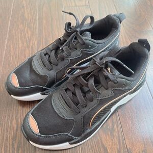 Puma Women‘s Black and Brown Sneakers Size 8